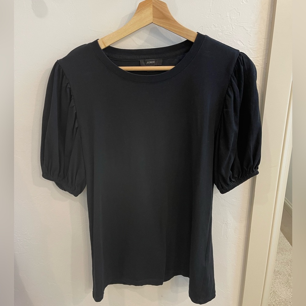 JCREW WOMENS PUFF SLEEVE tee.
Great condition, worn once. Black